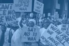 »En el Día Internacional de la Mujer de 2007, los participantes marchan hacia el Tribunal Supremo de Liberia en Monrovia, donde organizaron una sentada pacífica de protesta contra la violencia de género«